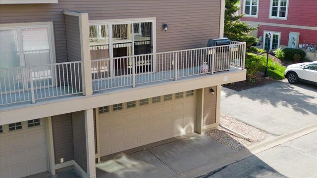 14 Sinatra Way, Fitchburg, WI 53711