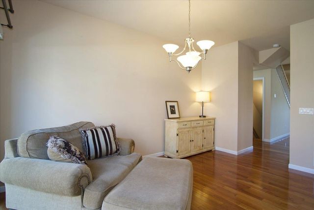 14 Sinatra Way, Fitchburg, WI 53711