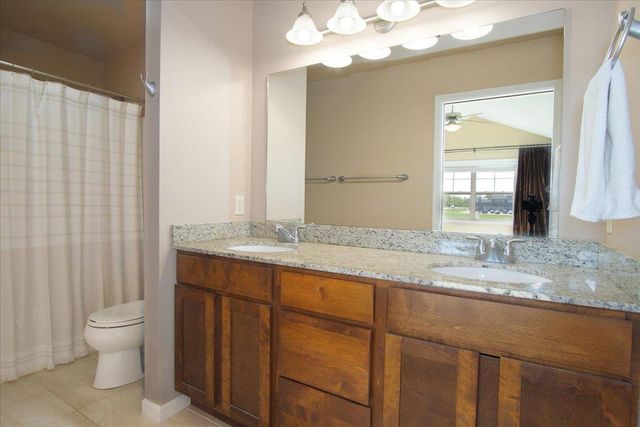 14 Sinatra Way, Fitchburg, WI 53711