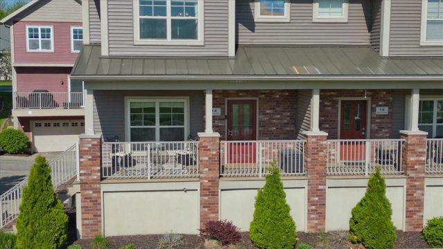 14 Sinatra Way, Fitchburg, WI 53711