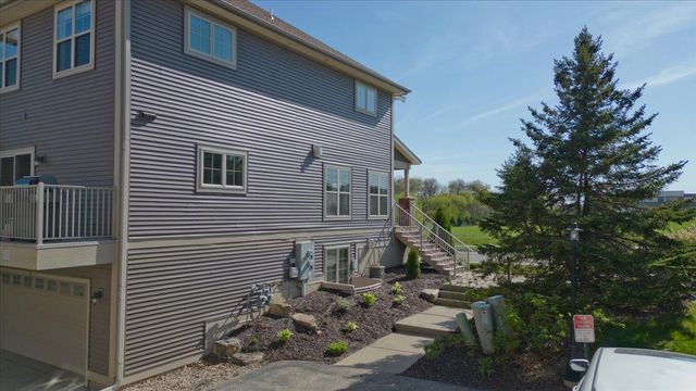 14 Sinatra Way, Fitchburg, WI 53711