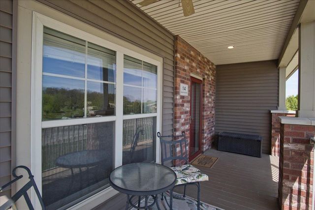 14 Sinatra Way, Fitchburg, WI 53711