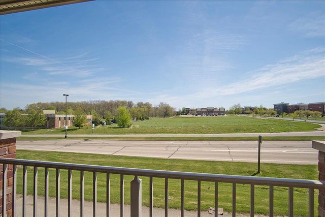 14 Sinatra Way, Fitchburg, WI 53711