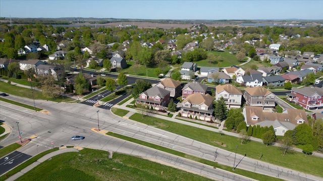 14 Sinatra Way, Fitchburg, WI 53711