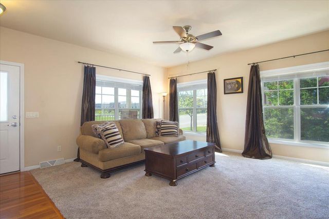 14 Sinatra Way, Fitchburg, WI 53711