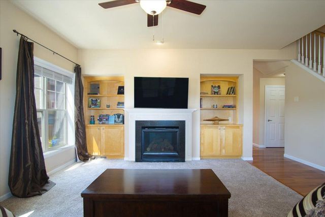 14 Sinatra Way, Fitchburg, WI 53711