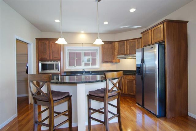 14 Sinatra Way, Fitchburg, WI 53711