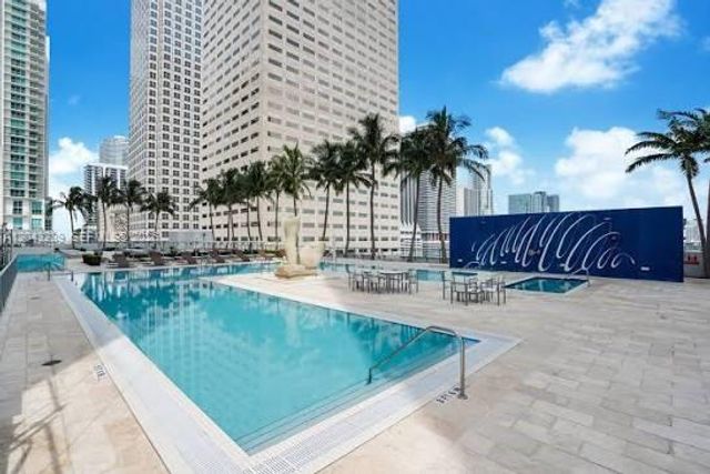 335 S Biscayne Blvd 804, Miami, FL 33131