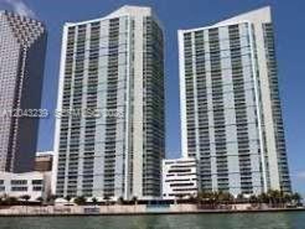 335 S Biscayne Blvd 804, Miami, FL 33131