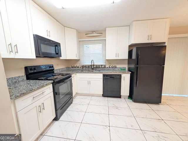 525 Cedar Wood Court, South Fulton, GA 30349