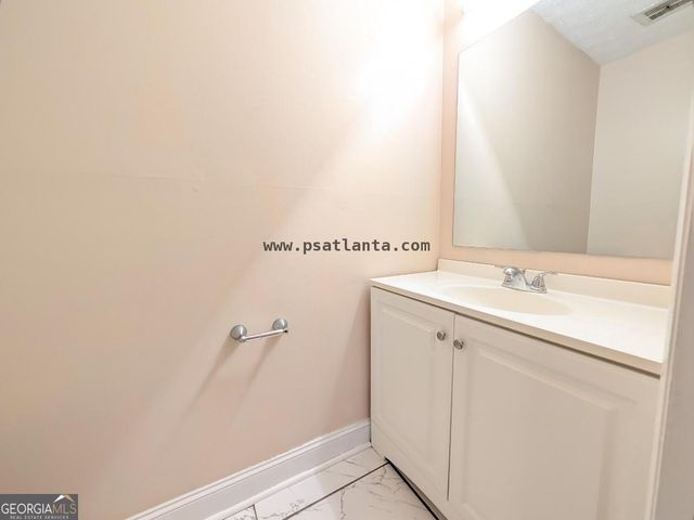 525 Cedar Wood Court, South Fulton, GA 30349