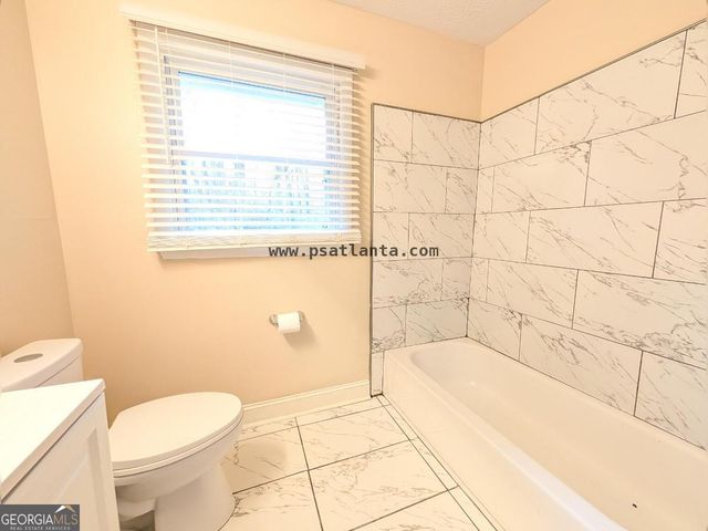 525 Cedar Wood Court, South Fulton, GA 30349