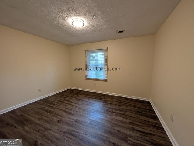 525 Cedar Wood Court, South Fulton, GA 30349