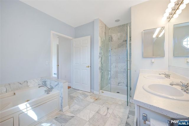 337 The Promenade 337, Edgewater, NJ 07020
