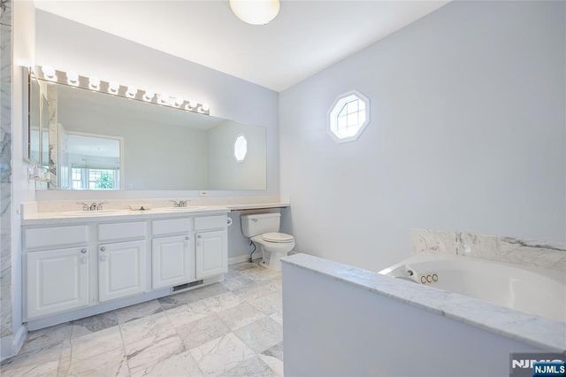 337 The Promenade 337, Edgewater, NJ 07020