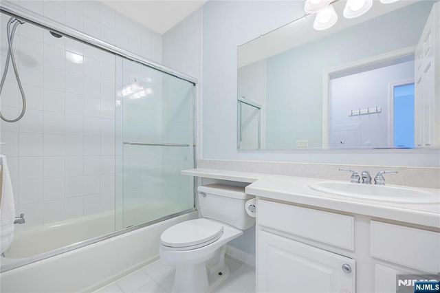 337 The Promenade 337, Edgewater, NJ 07020