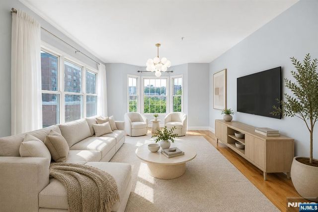337 The Promenade 337, Edgewater, NJ 07020