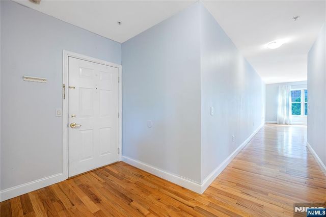 337 The Promenade 337, Edgewater, NJ 07020