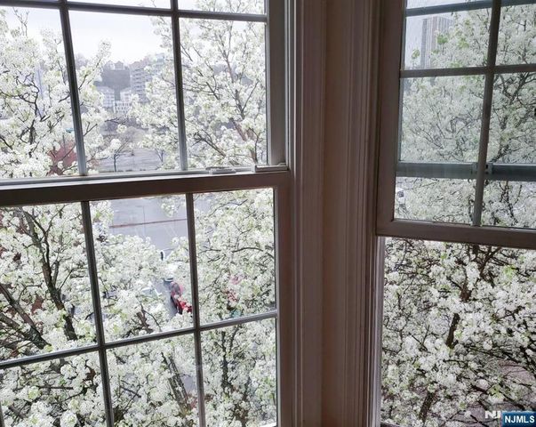 337 The Promenade 337, Edgewater, NJ 07020