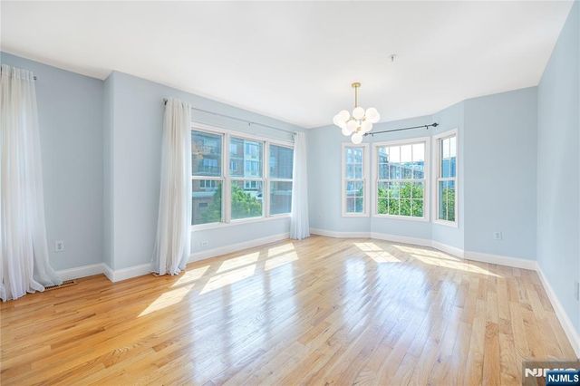 337 The Promenade 337, Edgewater, NJ 07020