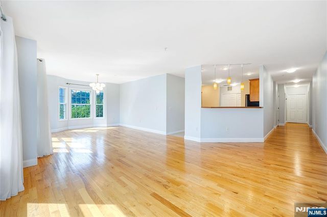 337 The Promenade 337, Edgewater, NJ 07020