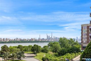 337 The Promenade 337, Edgewater, NJ 07020