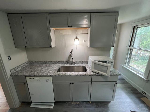 2901 Marshall Avenue, Cincinnati, OH 45220