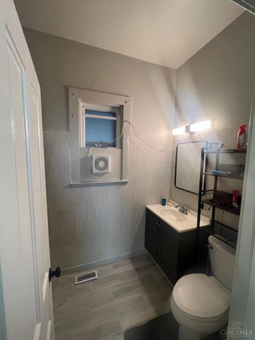 2901 Marshall Avenue, Cincinnati, OH 45220