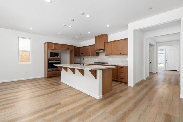 1252 Cathedral Court S, Madera, CA 93636