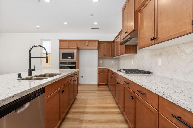 1252 Cathedral Court S, Madera, CA 93636