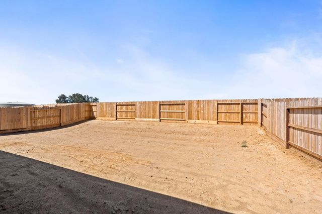 1252 Cathedral Court S, Madera, CA 93636