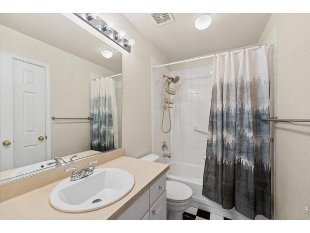 810 Megan Ct, Longmont, CO 80504