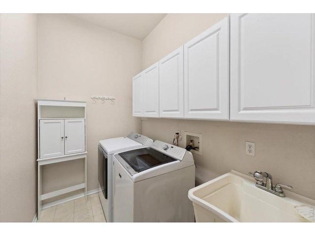 810 Megan Ct, Longmont, CO 80504