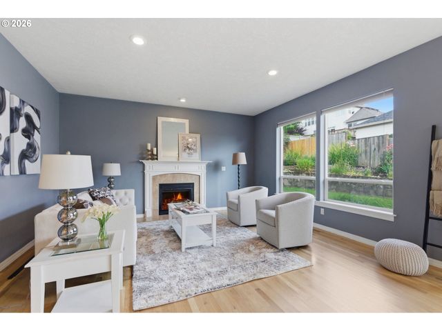 15849 Se OGDEN Dr, Portland, OR 97236