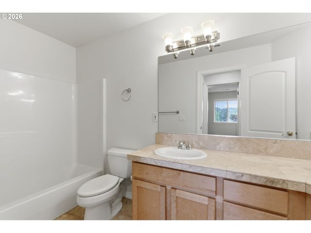 15849 Se OGDEN Dr, Portland, OR 97236
