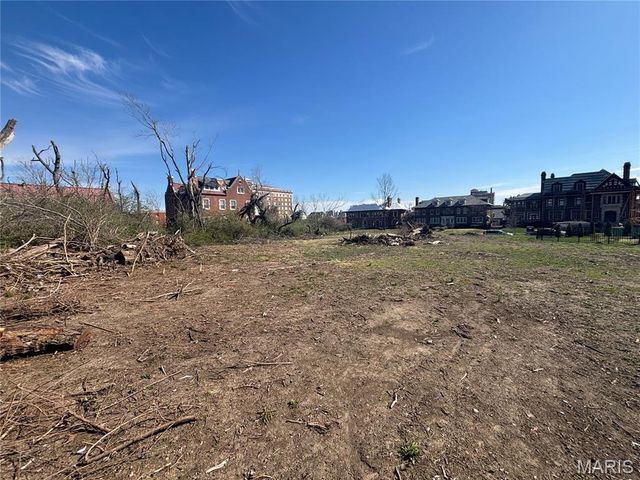 5 Washington Terrace, St Louis, MO 63112