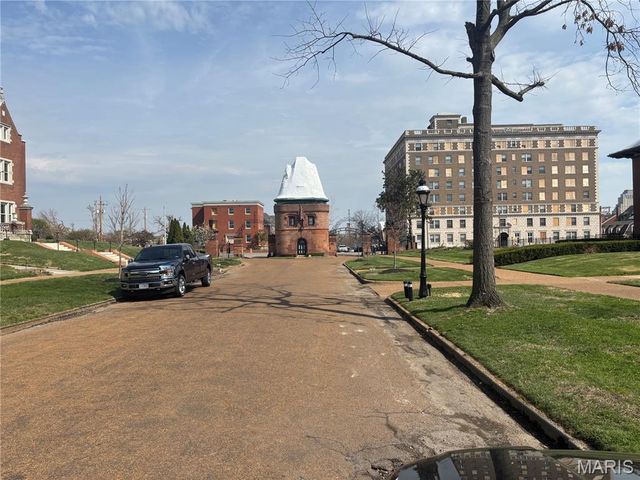 5 Washington Terrace, St Louis, MO 63112