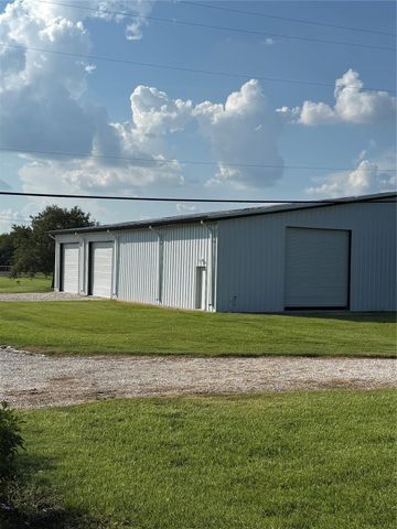 10770 Tri City Beach Rd, Beach City, TX 77523
