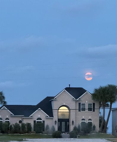 10770 Tri City Beach Rd, Beach City, TX 77523