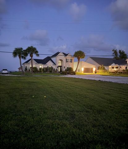 10770 Tri City Beach Rd, Beach City, TX 77523