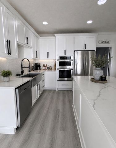 10770 Tri City Beach Rd, Beach City, TX 77523