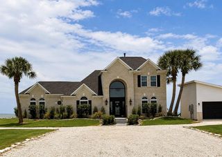 10770 Tri City Beach Rd, Beach City, TX 77523