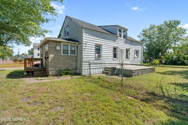 212 Seeley Avenue B, Keansburg, NJ 07734
