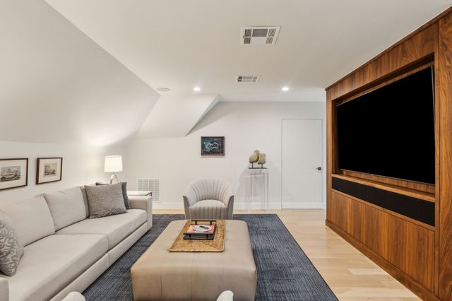 3645 Reagan Street, Dallas, TX 75219