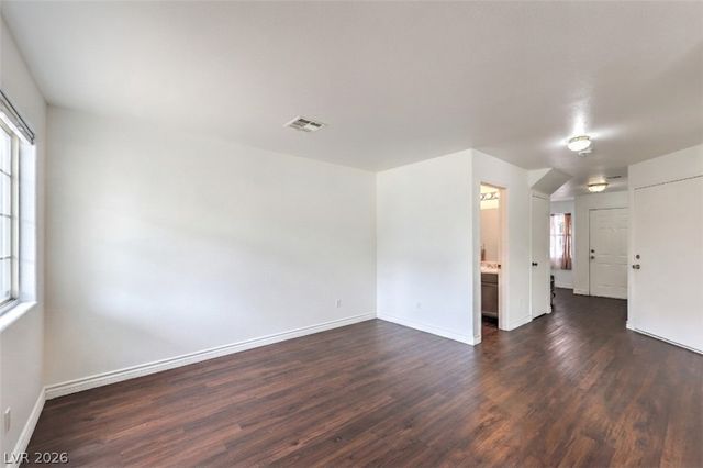 5330 East Charleston Boulevard 44, Las Vegas, NV 89142