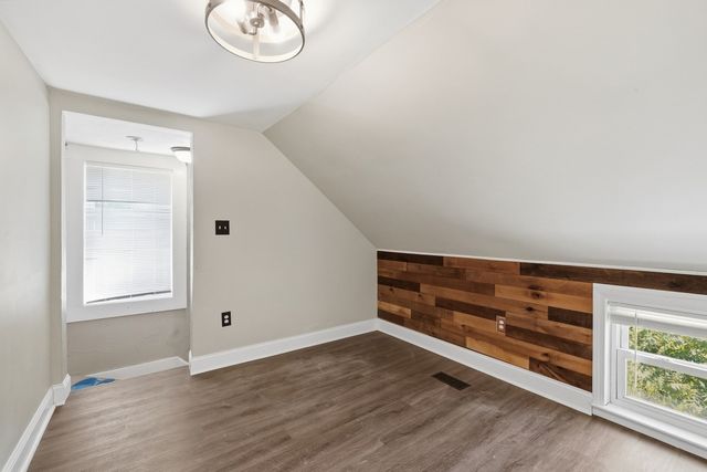6 Goddard St, Webster, MA 01570