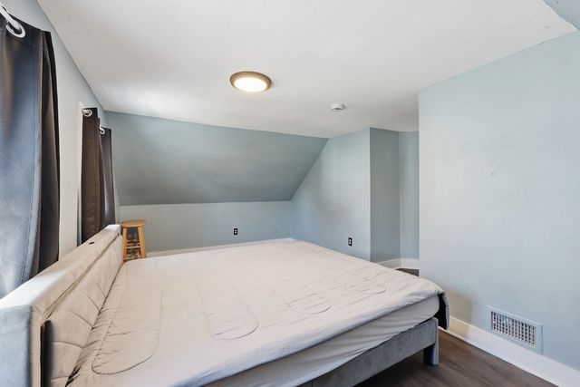 6 Goddard St, Webster, MA 01570