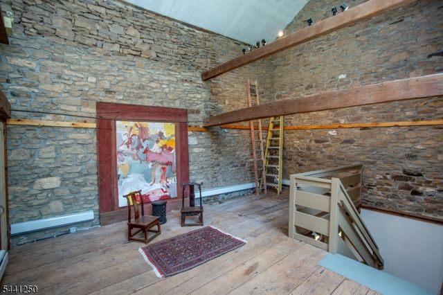3 S Main St, Stockton Boro, NJ 08559