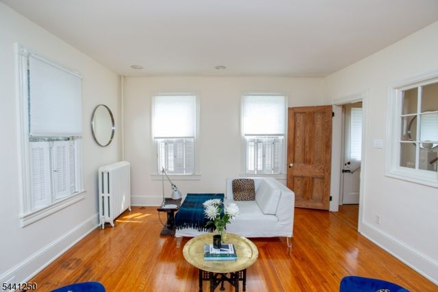 3 S Main St, Stockton Boro, NJ 08559