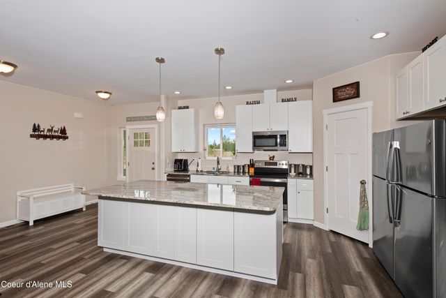 35554 N Williams LN, Athol, ID 83801